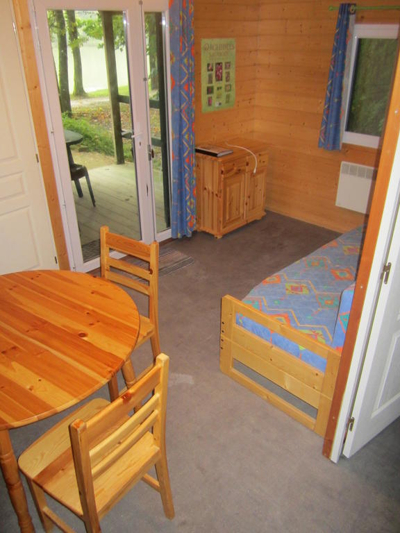 Chalet De La Heronniere Chef-Boutonne Номер фото